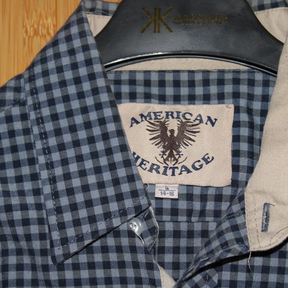 Kids button up - Picture 2 of 2